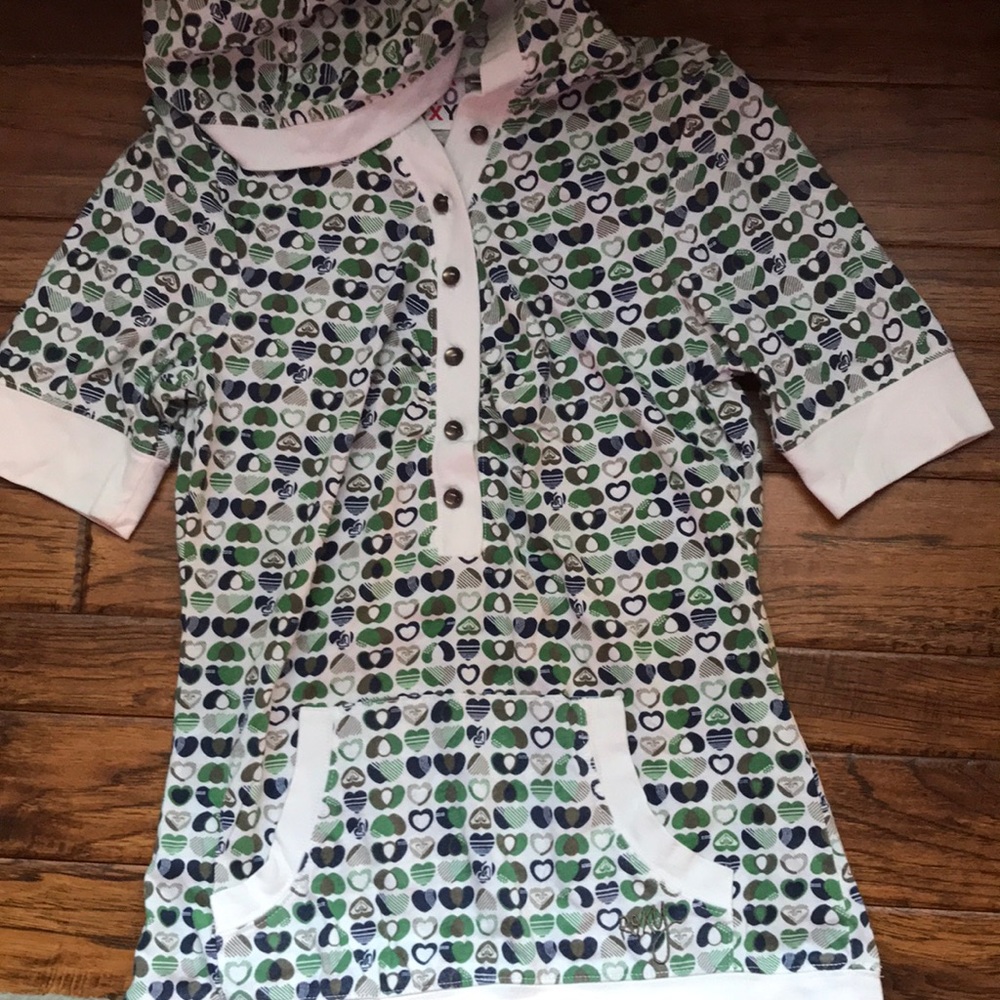 Heart patterned roxy top with hood